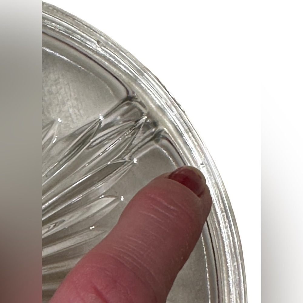 Vintage Glass With Lid, 3 Section divided dish, relish dish, or jewelry dish - Picture 8 of 8